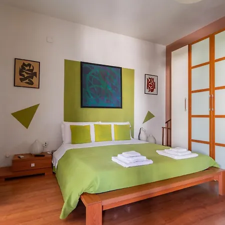 بيت للعطل Mini